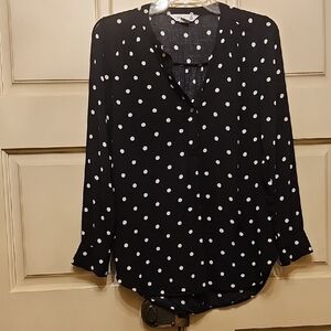 Old Navy Black and White Long Sleeve Buttoned Blouse